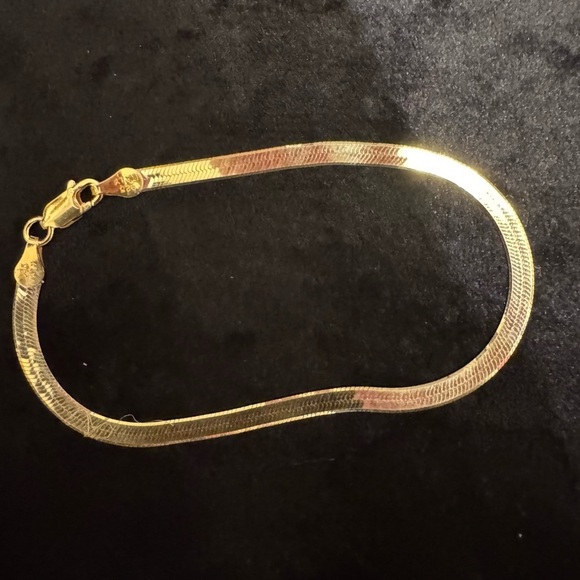 Italian 24 KT Gold over Sterling Silver Elegant Herringbone Bracelet - Picture 2 of 2